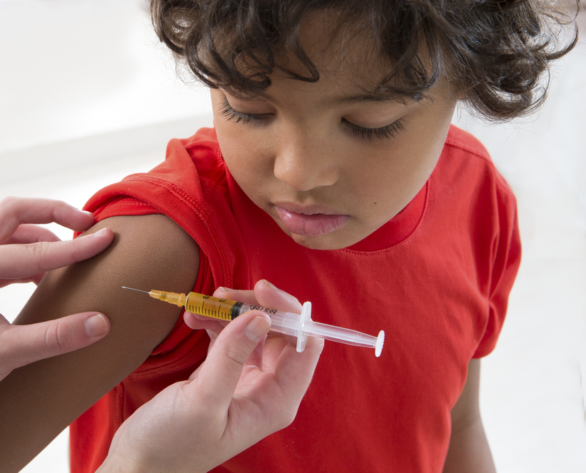 Las vacunas triple vírica y varicela no se asocian con un mayor riesgo de autismo o encefalopatía